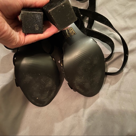 Lace up block heel - Picture 7 of 7